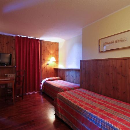 Hotel Dolonne كورمايور المظهر الخارجي الصورة