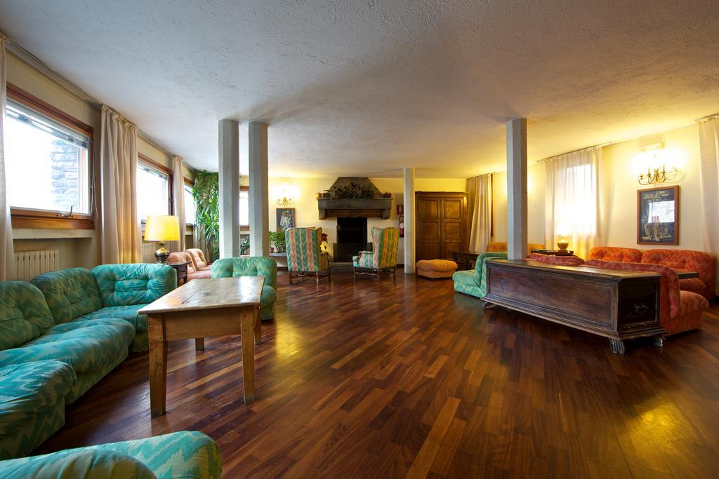 Hotel Dolonne كورمايور المظهر الخارجي الصورة