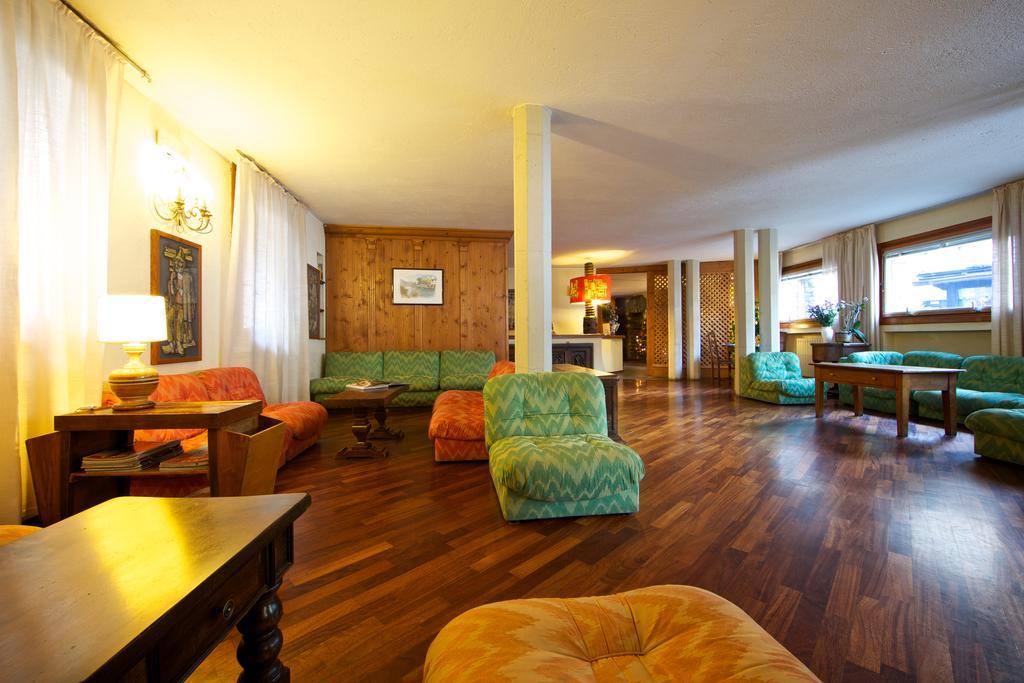 Hotel Dolonne كورمايور المظهر الخارجي الصورة