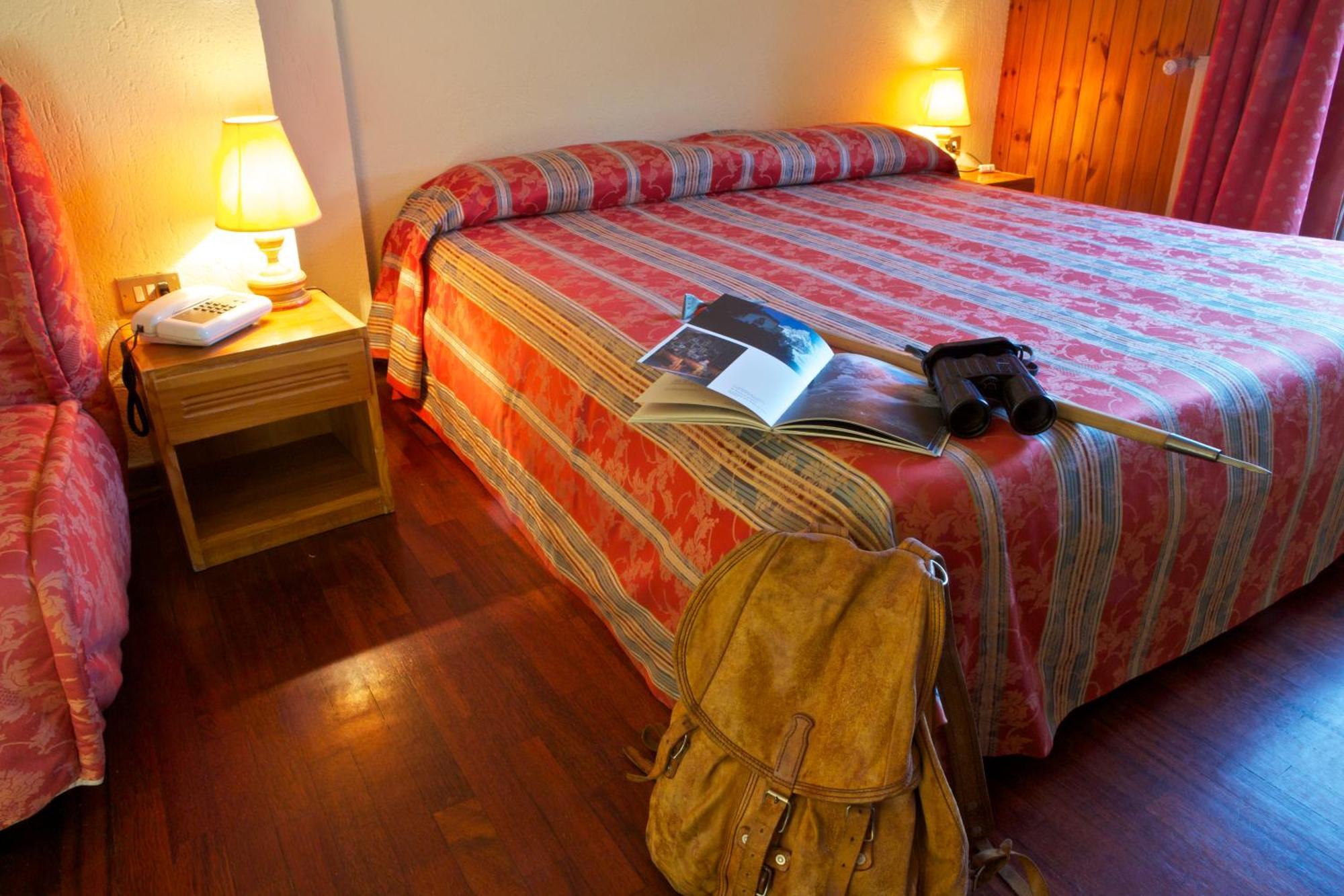 Hotel Dolonne كورمايور الغرفة الصورة
