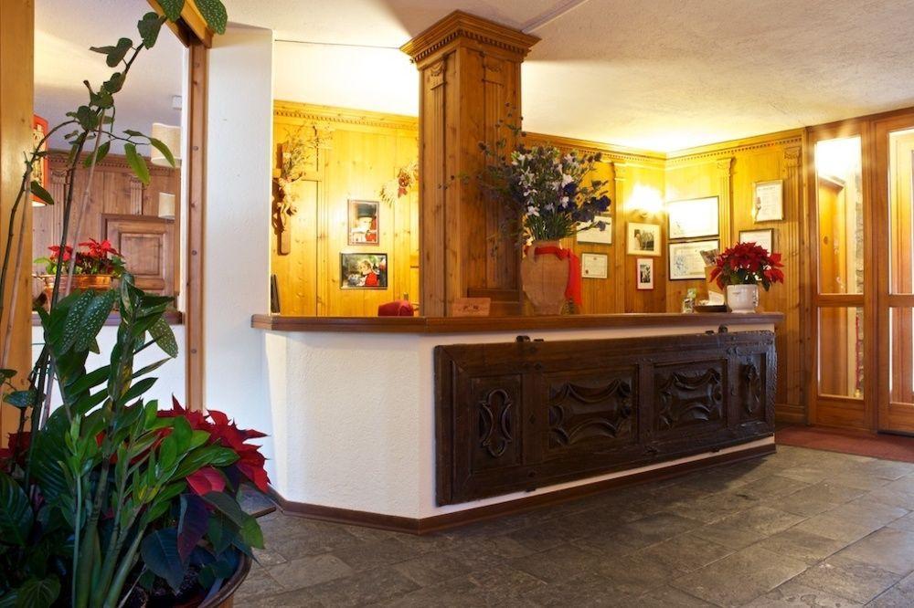 Hotel Dolonne كورمايور المظهر الخارجي الصورة