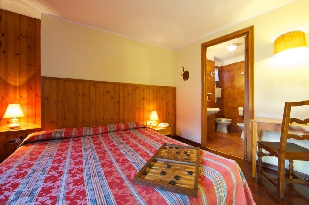 Hotel Dolonne كورمايور المظهر الخارجي الصورة